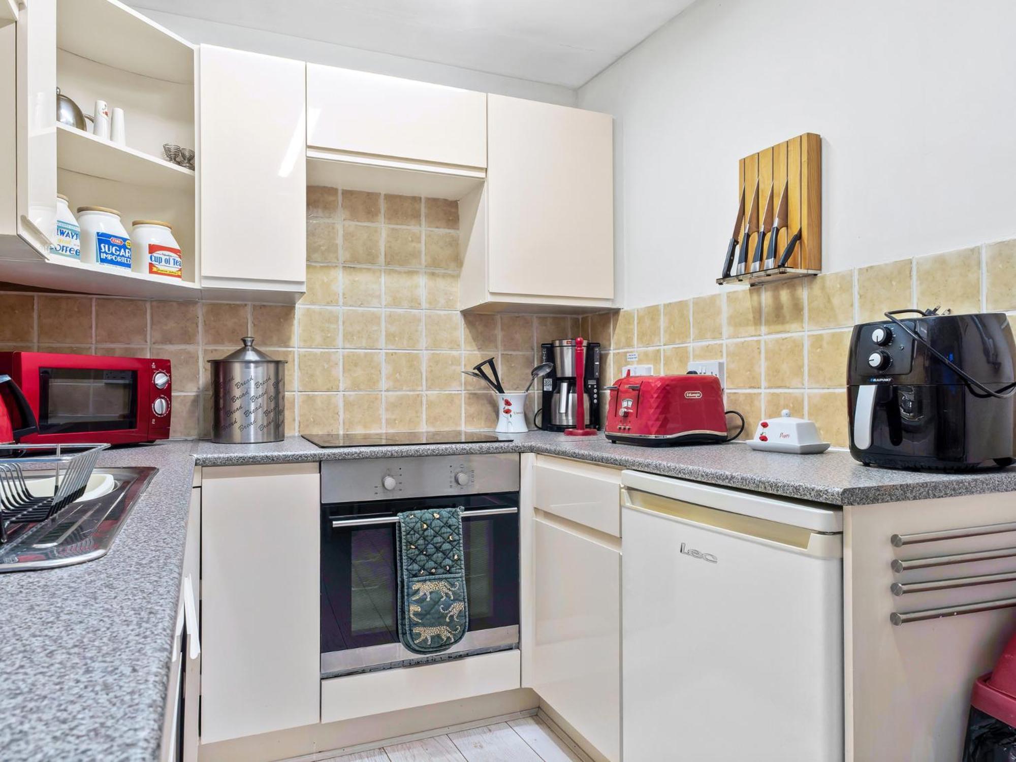 3 Bed Cottage In The Heart Of Улверстон Экстерьер фото